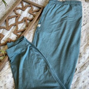 Vuori Women’s Iron Heather Performance Jogger XXL